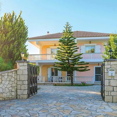 Lilly Villa